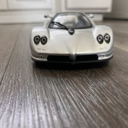 DIECAST 1/18 SCALE  PAGANI ZONDA C12  BY MOTORMAX 