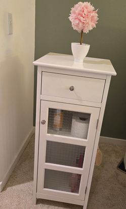 Floor cabinet for bathroom