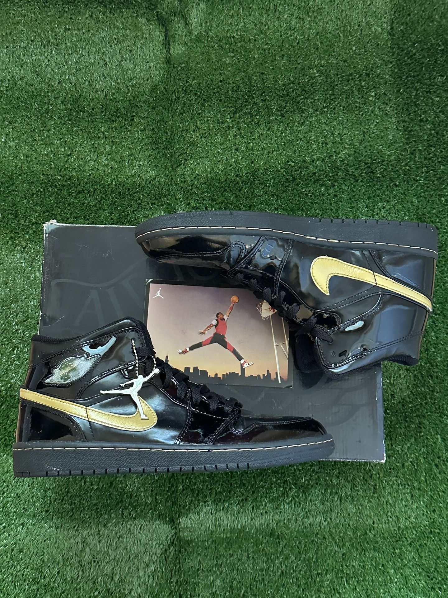 Air Jordan 1 Retro “Metallic Gold” 2003