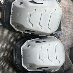 Husky knee pads never used just sitting