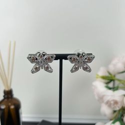 Women's accessories