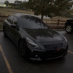 INFINITI G37 RWD