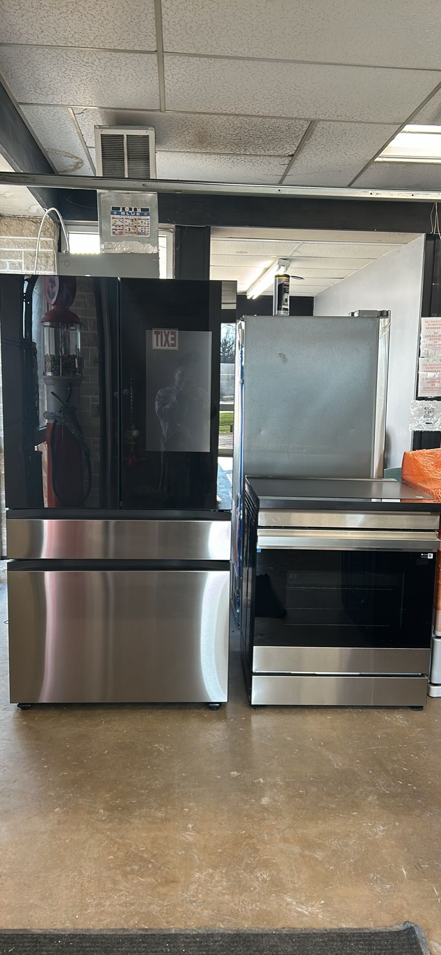 Samsung Family Hub Four-Door Bespoke Samsung slide in electric range bespoke