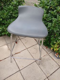 use bar stool