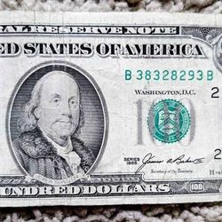 1985 vintage small face $100 note Federal Reserve bill old American paper money