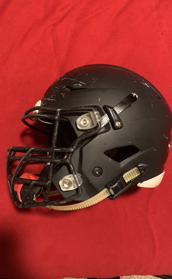 Riddell Speedflex Football Helmet for Sale in Wildomar, CA - OfferUp