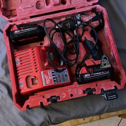 Milwaukee M18 Brushless Drill Kit Combo 