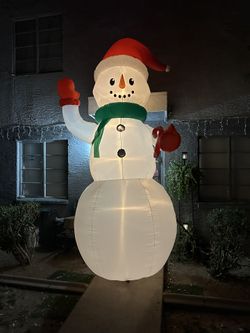 12ft Snow Man in good condition $100 firm “27ave and Glendale 