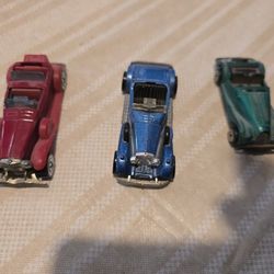 Collection antique vintage small cars $3 ea. hot wheels.

Pickup East side El Paso by Lee Trevino and Pelicano 

Colección, cochesitos antiguos y clás