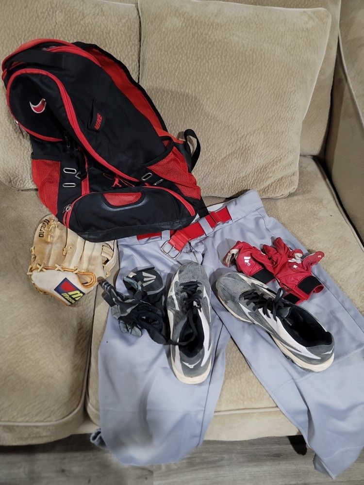 Softball / Baseball Gear