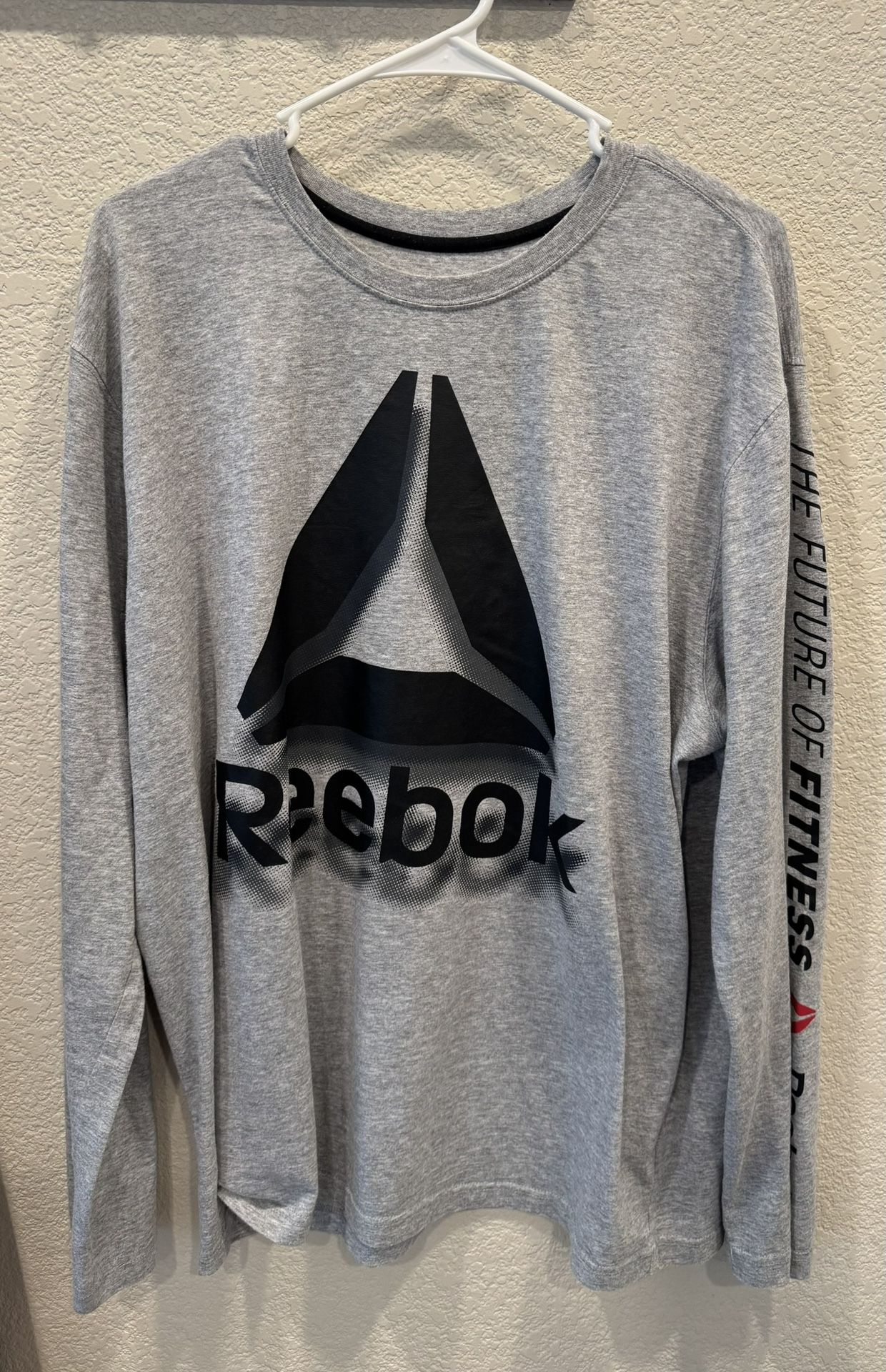 Reebok unisex long sleeve lite weight tee (XL)