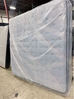 💥King mattress Sealy Posturepedic plus medium Pillowtop💥