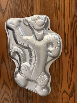 Wilton Tigger Cake Pan Jello Mold  2105-3001 Winnie The Pooh