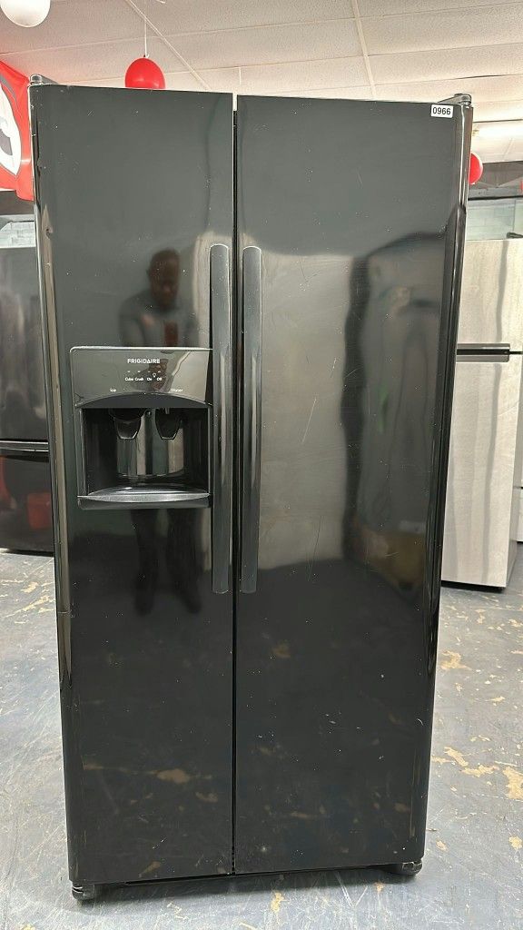 FIRST COME Refrigerator Fridge Frigidaire Working unit