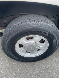 2005 GMC CANYON Wheels with 4 Firestone Tires P235/75R15