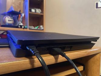 Play station 4 with power cord& HDMI cord