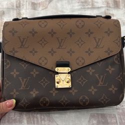 Louis Vuitton Métis Crossbody Bag 