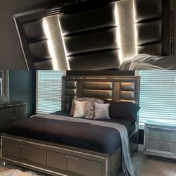 $400 For ALL 3 Pieces- Bed Set