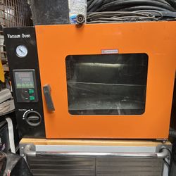 Vacuum Oven