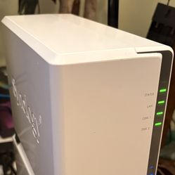 Synology DS215j NAS w/drives