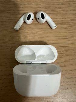 AirPods 4 base model