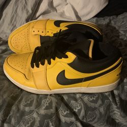 Nike Air Jordan 1 Low University Gold