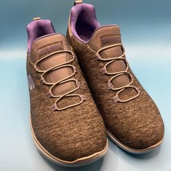 Skechers women’s size 7 LIKE NEW! (Worn twice at home)