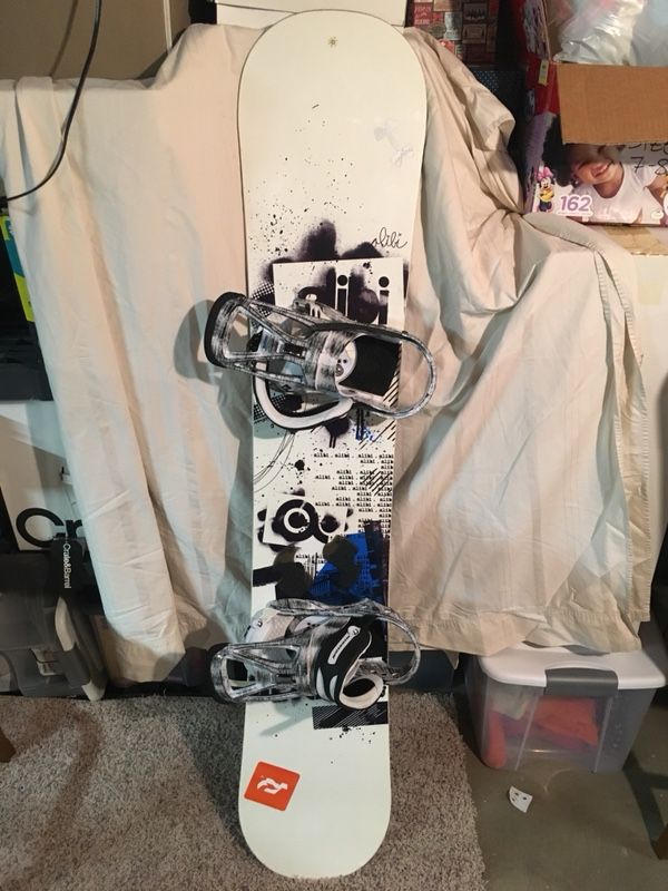 Men’s 158W Alibi Sicter Snowboard and Burton Mission Bindings