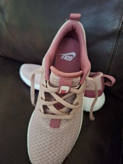 Nike Rose Golf size 5.5