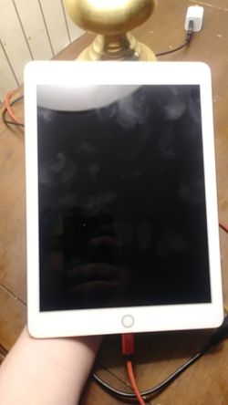 Ipad rose gold 10.7 Inch brand new