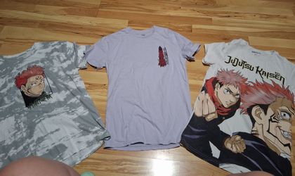 Pre-Owned Jujutsu Kaisen Anime T-Shirts Lot of 3 size XS but fit Size Small