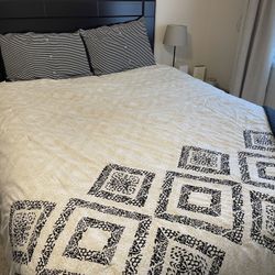 Queen Bed Set – Mattress, Box Spring, Frame & Headboard (Good Condition)