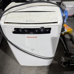 Honeywell Portable Air Conditioner – Model MN10CESWW – $150