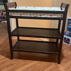 Changing Table w/pads