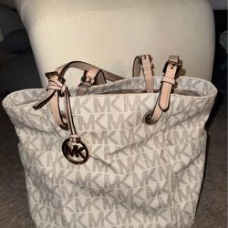 Beautiful MK Purse