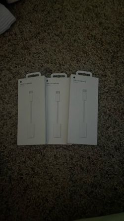 USB-C to lightning Adapter