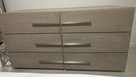 6-Drawer Double Dresser in Gray Wood Finish. ** Size: 66 inch x 20inch x 36inch