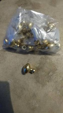 Cabinet door knobs