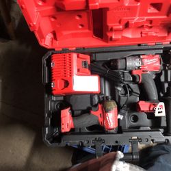 Milwaukee M18 Fuel Brushless I’m Pact + Drill Kit