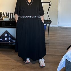 Black Dress With Embroidery 