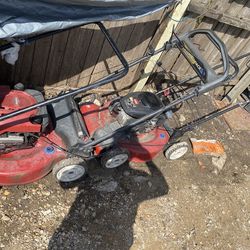 Se arreglan y se venden maquinasde cortar zacate (contact info removed) area de oackliff