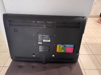 TV RCA 32” no smart tv . But you can use a firetv . No remote control