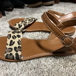 BRAND NEW Women’s sandals size 8- Cheetah Print