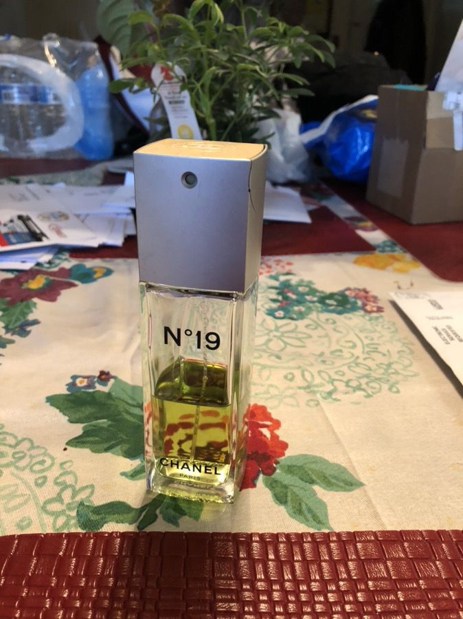 Perfume authentic Chanel no. 19. Discontinued scent