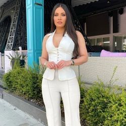 The Ivory Invitation 2pc Set