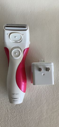 Panasonic 3 Blade Electric Shaver ES2207P - Wet/Dry