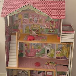 Wood Dollhouse 