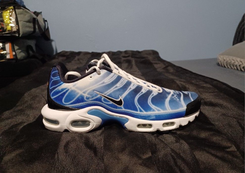 Brand New And Original Men's Nike Air Max's TN Sneakers Size 9.5