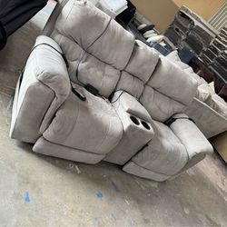 Power recliner loveseat