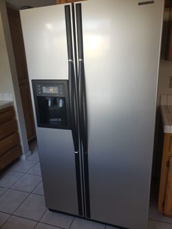 Samsung Refrigerator in perfect condition